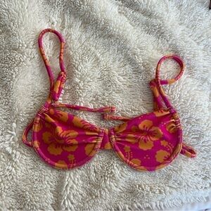 Frankie’s Bikinis Hibiscus Set